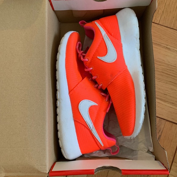 Nike Shoes - Neon orange Nike Roshe